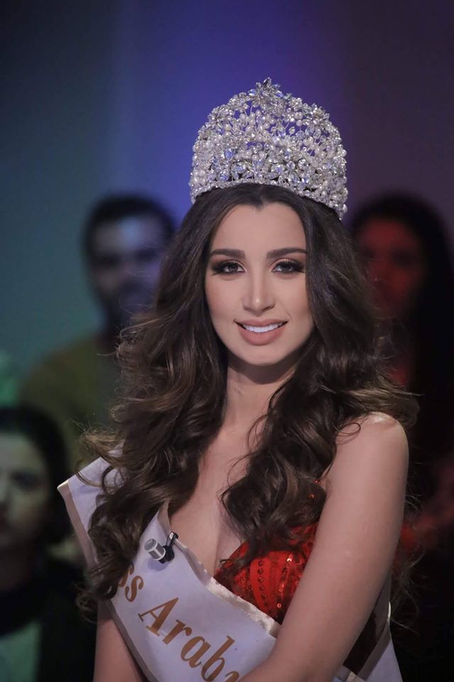 ابنة فنان وملكة جمال العرب.. من هي سارة التونسي المطلوبة على جوجل؟