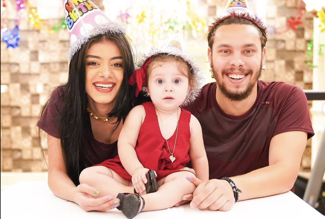 في أول صور بعد الإفراج عنهما.. أحمد حسن وزينب يفاجئا الجمهور مجددا