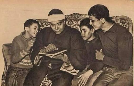 رحلة الشيخ مصطفى إسماعيل بين سلطان التلاوة و قارئ القصر الملكي والقارئ الرسمي للدولة