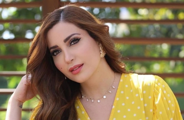 ترفض التطعيم بلقاح كورونا واختيرت ضمن أجمل 100 وجه بالعالم مرتين .. لمحات عن نسرين طافش