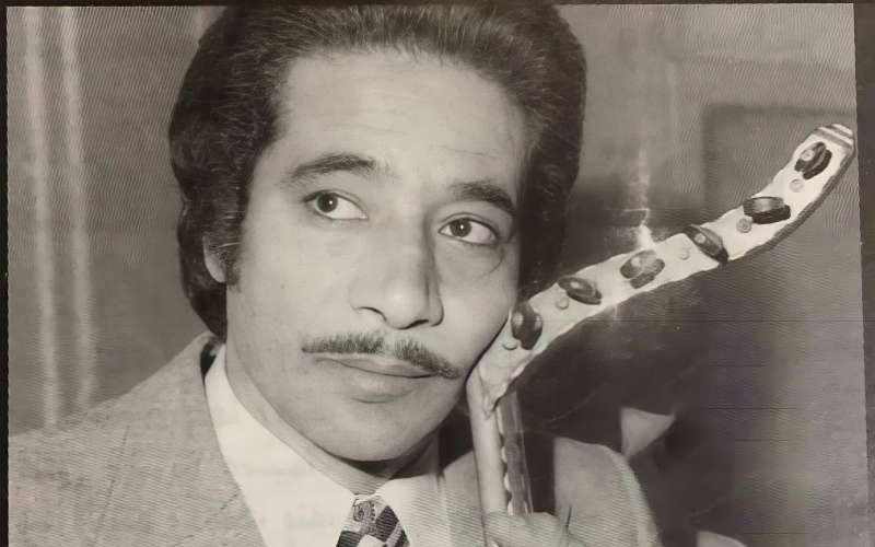 تزوج من راقصة سرًا وحبسه العندليب بسبب «قارئة الفنجان».. لقطات من حياة محمد الموجي