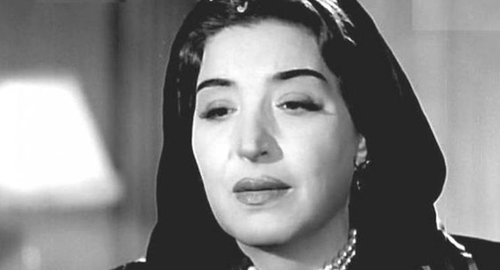 انتقمت من طليقها فتزوجت شقيقه .. عزيزة أمير أم السينما المصرية