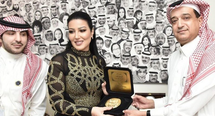 سمية الخشاب.. حصلت على ختم الرسول وخلافها مع أحمد سعد تخطى 20 مليون مشاهدة