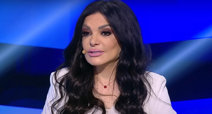 تعرضت لمحاولة اغتيال وتشتهر بصراعتها مع النجوم.. من هي نضال الأحمدية؟