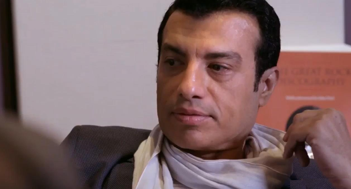 أصيب بالإكتئاب وأبناءه يعانون من مرض غامض.. أزمات في حياة إيهاب توفيق