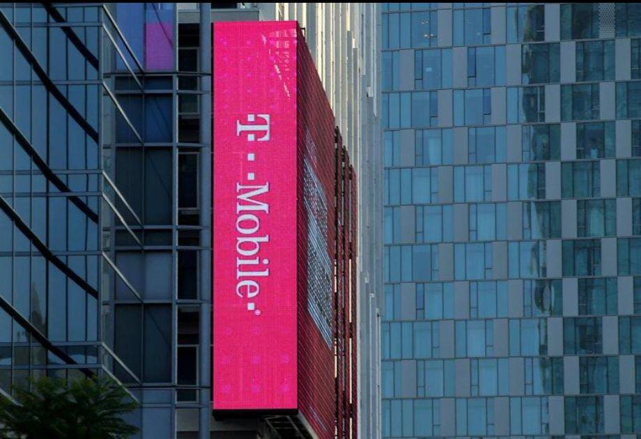 تعطل خدمة T-Mobile في الولايات المتحدة.. والاتصالات الأمريكية في حالة فوضى