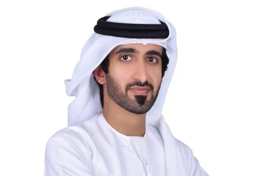 زايد المصعبي… شخصية إماراتية تنقل روح المكان من قلب التجربة إلى عين المشاهد